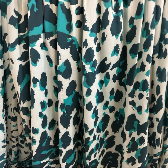 Diane Von Furstenberg Silk Aqua Blue and Black Leopard Print Patterned Dress - Picture 6 of 9